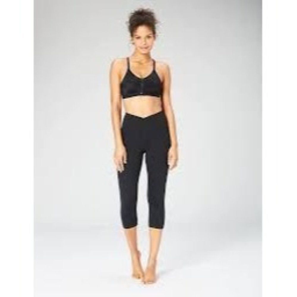 Core 10 ‘Build Your Own’ Yoga Capri Legging Small